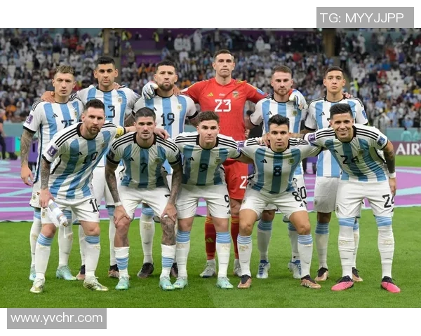 足球明星齐聚赛场激情四溢引发球迷热潮盛况空前