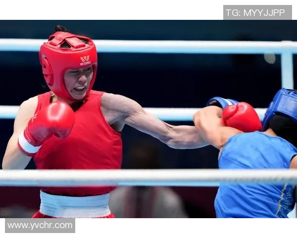 足球巨星跨界挑战拳击赛场精彩瞬间回顾与分析